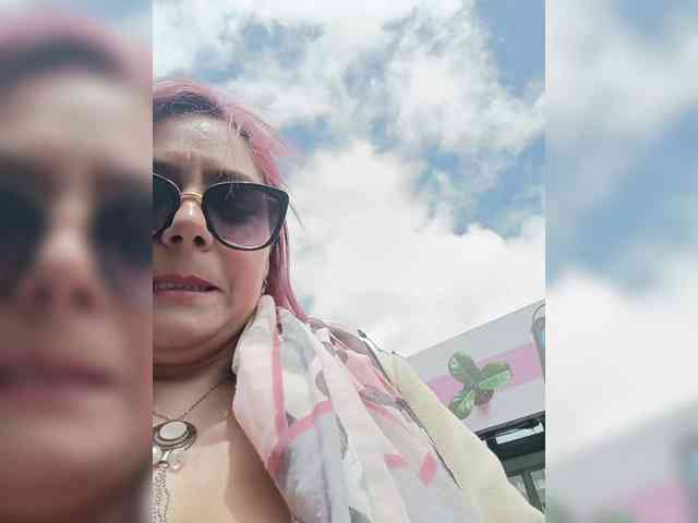 AlexaBrown12 webcam