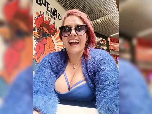 AlexaBrown12 webcam