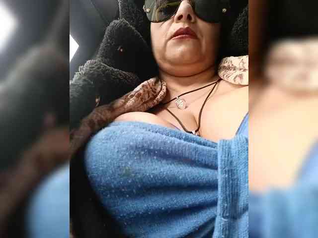 AlexaBrown12 webcam
