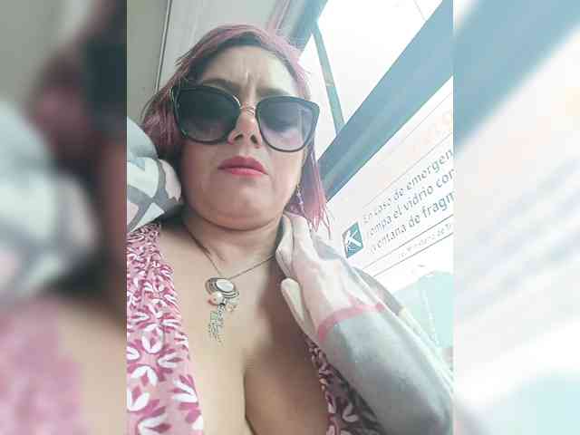 AlexaBrown12 webcam