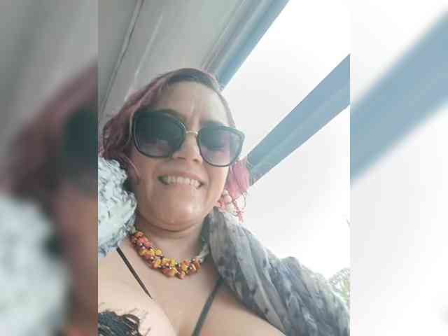 AlexaBrown12 webcam