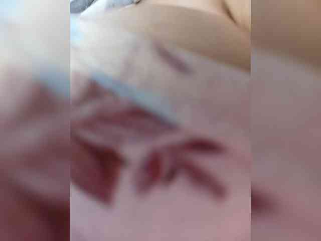 AlexaBrown12 webcam