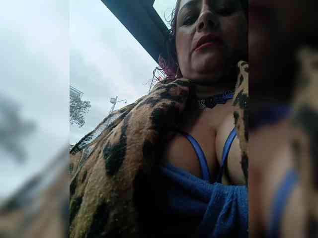 AlexaBrown12 webcam