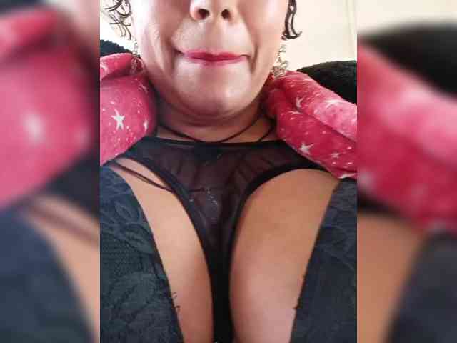AlexaBrown12 webcam