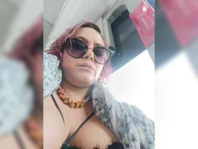 AlexaBrown12 webcam
