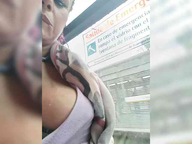 AlexaBrown12 webcam