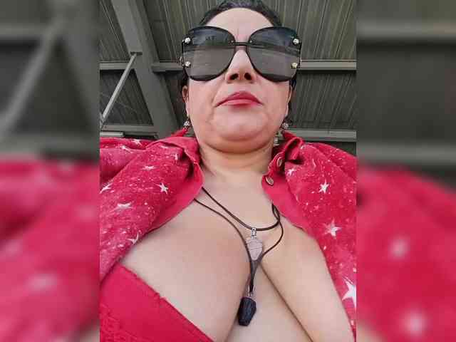AlexaBrown12 webcam