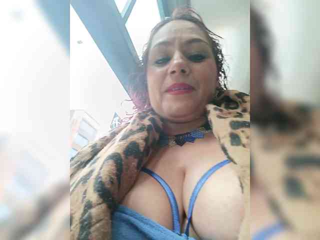 AlexaBrown12 webcam