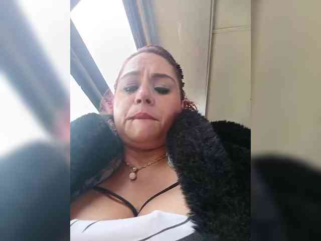 AlexaBrown12 webcam