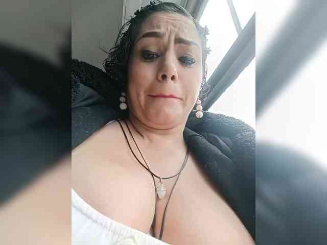 AlexaBrown12 webcam