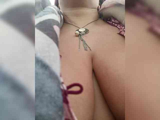 AlexaBrown12 webcam