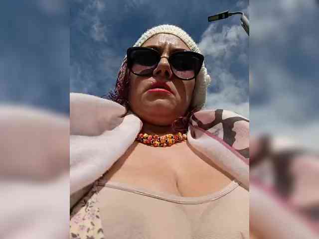 AlexaBrown12 webcam
