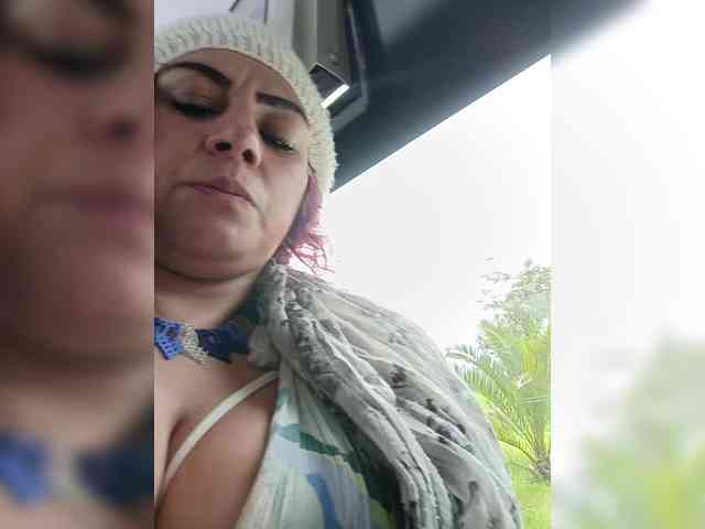 AlexaBrown12 webcam
