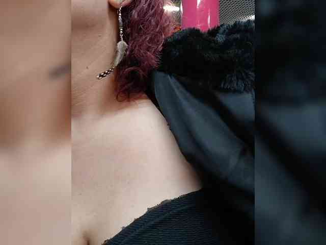 AlexaBrown12 webcam
