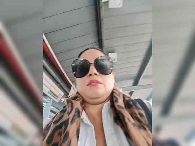 AlexaBrown12 webcam