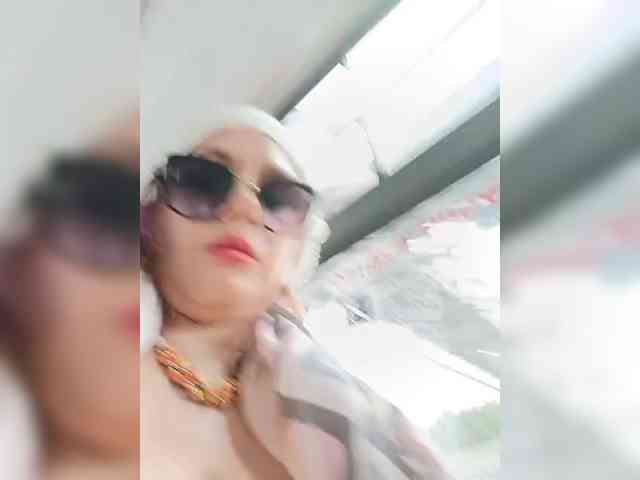AlexaBrown12 webcam
