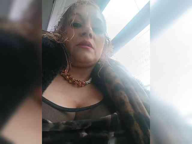 AlexaBrown12 webcam