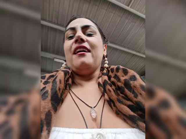 AlexaBrown12 webcam
