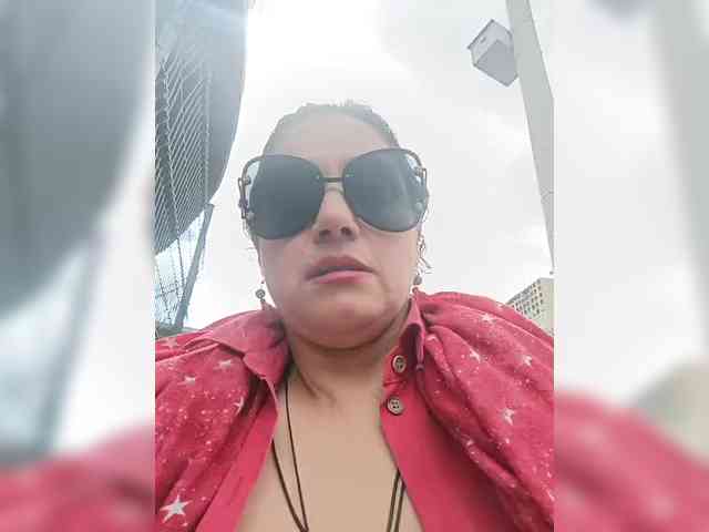 AlexaBrown12 webcam