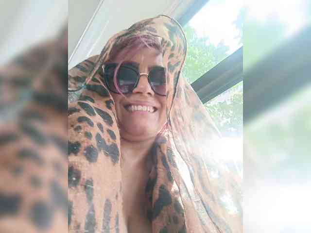 AlexaBrown12 webcam