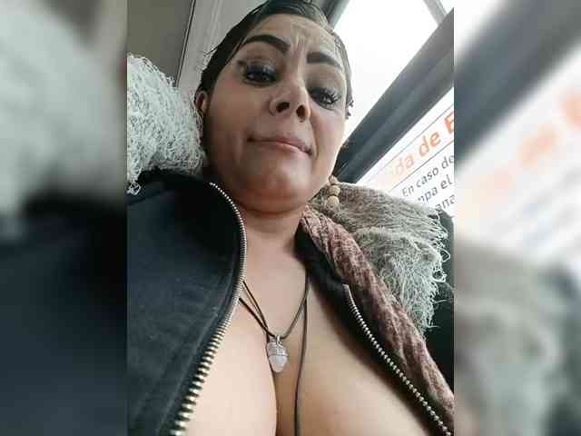 AlexaBrown12 webcam