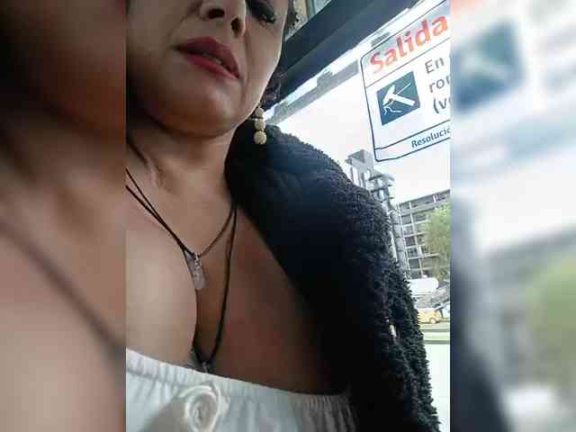 AlexaBrown12 webcam