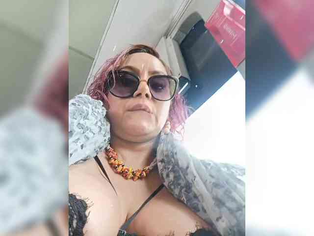 AlexaBrown12 webcam