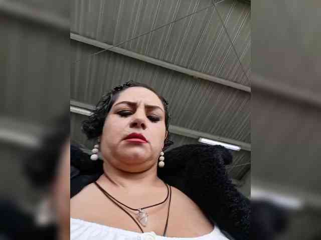 AlexaBrown12 webcam