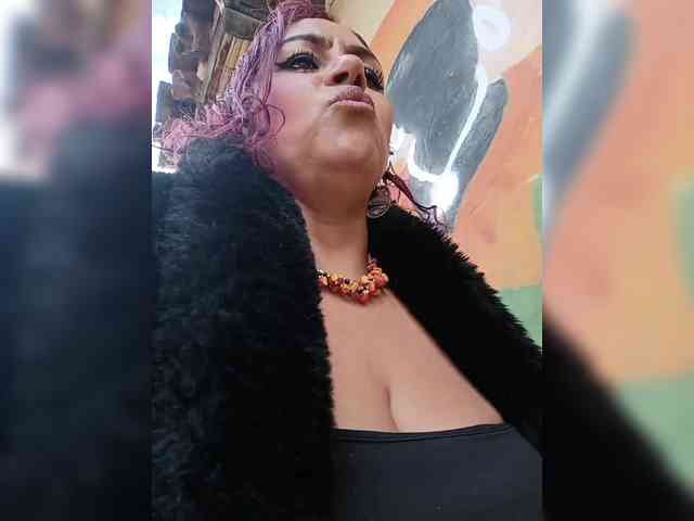 AlexaBrown12 webcam