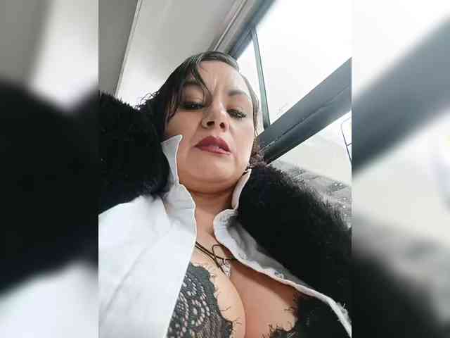 AlexaBrown12 webcam