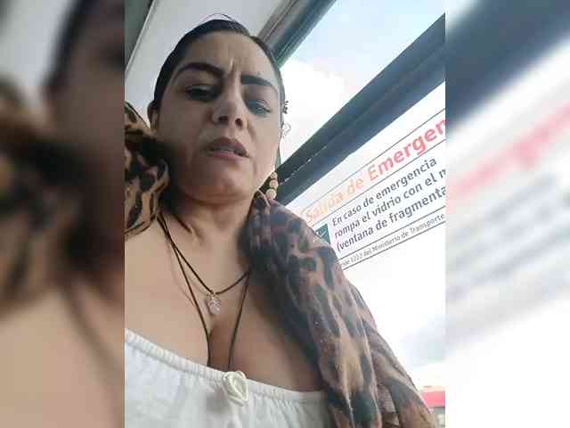 AlexaBrown12 webcam