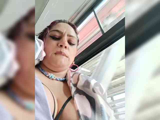 AlexaBrown12 webcam