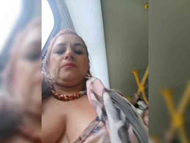AlexaBrown12 webcam