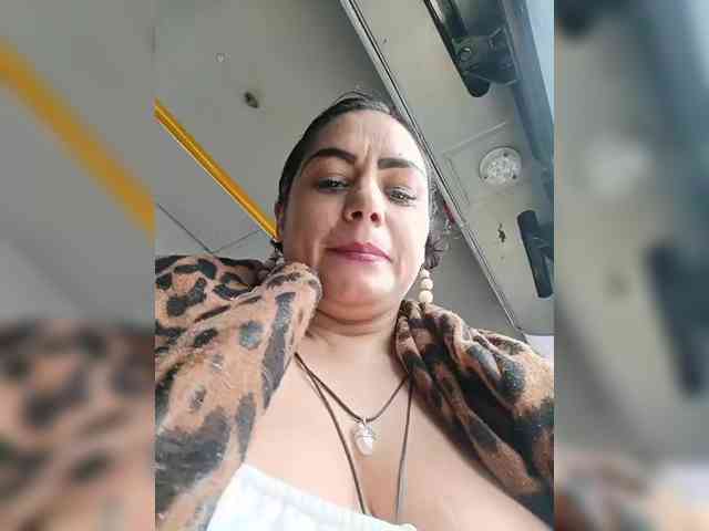 AlexaBrown12 webcam