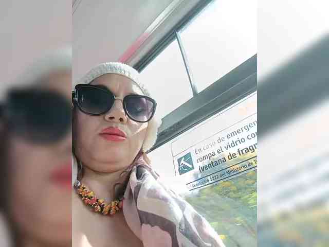 AlexaBrown12 webcam