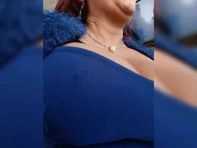 AlexaBrown12 webcam
