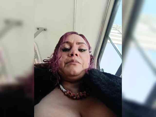 AlexaBrown12 webcam