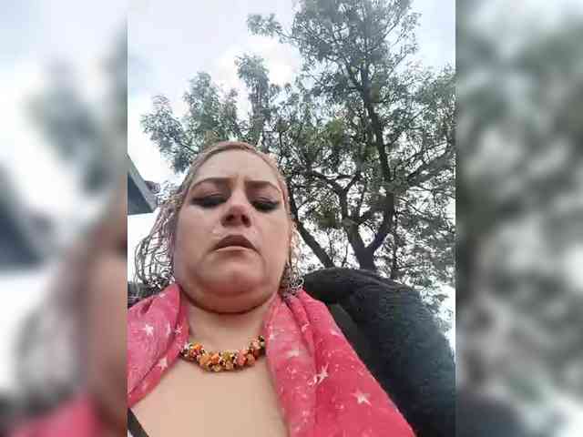 AlexaBrown12 webcam