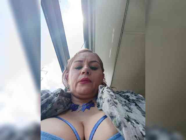 AlexaBrown12 webcam