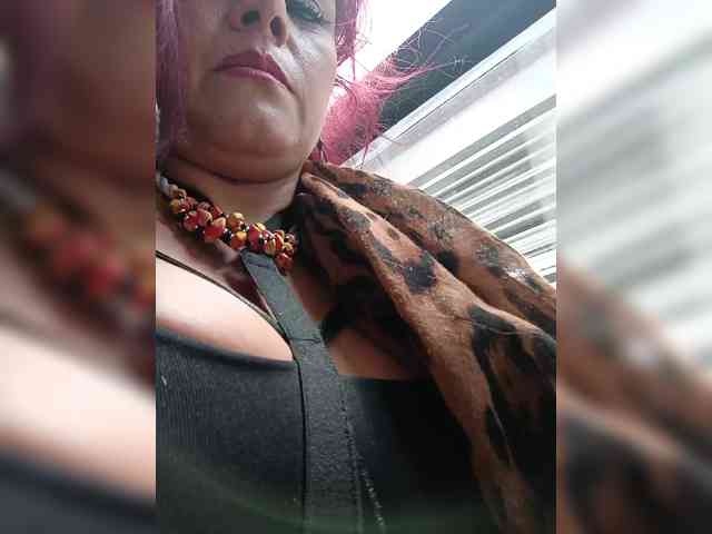 AlexaBrown12 webcam