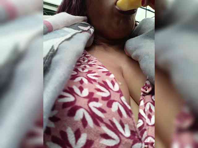 AlexaBrown12 webcam