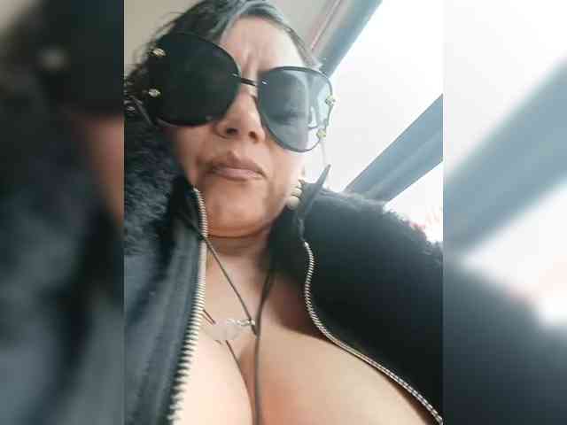 AlexaBrown12 webcam
