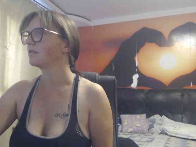 pamela-11 webcam