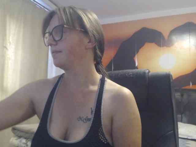 pamela-11 webcam