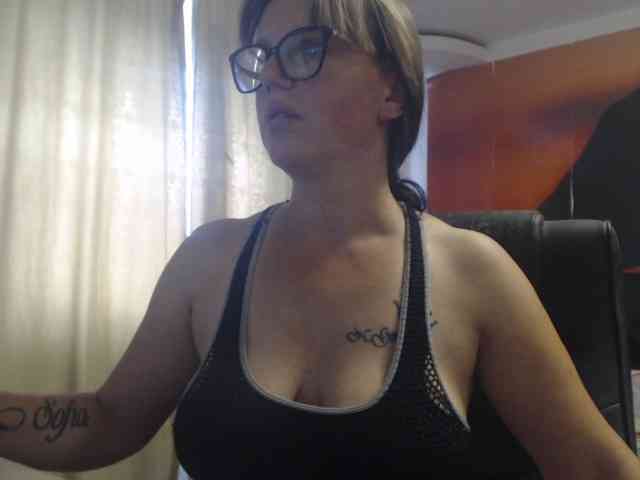 pamela-11 webcam