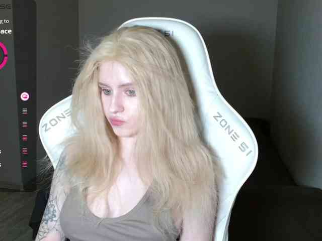 Helga_Pataki webcam