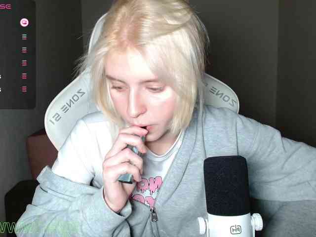 Helga_Pataki webcam