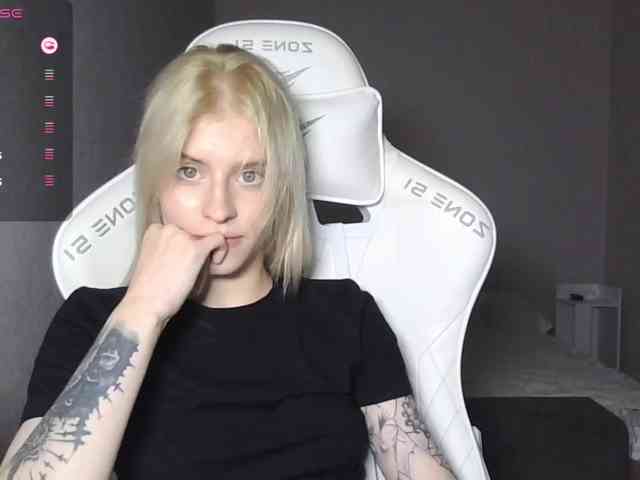Модель: LizaKisses