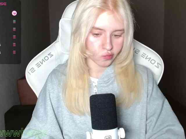 Helga_Pataki webcam