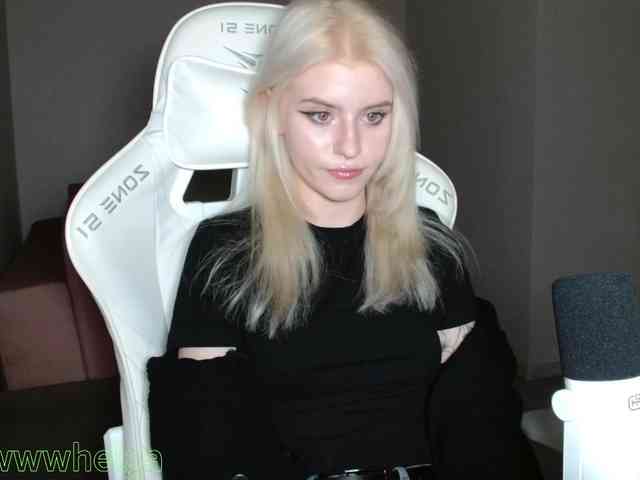 Helga_Pataki webcam